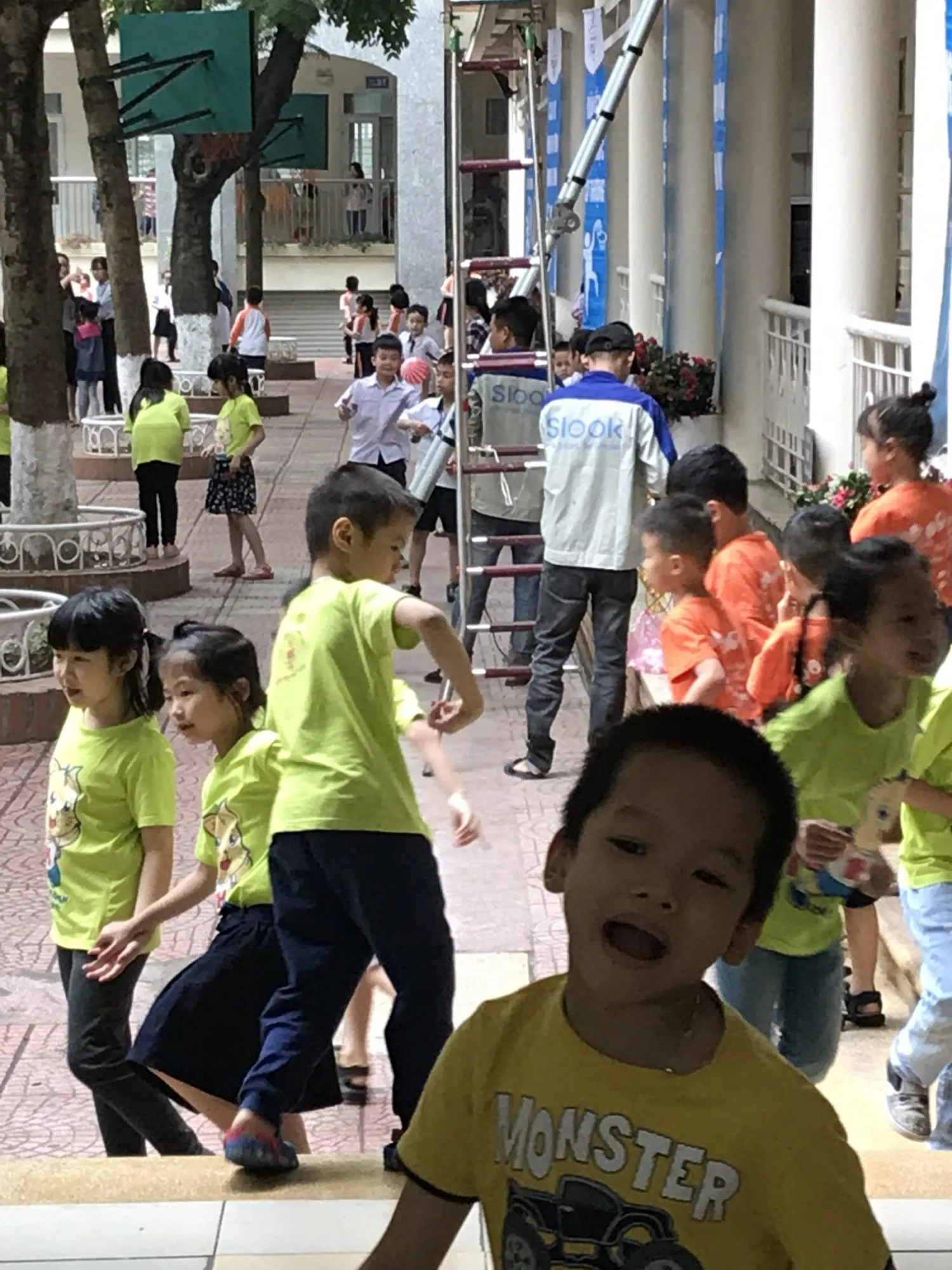 Trường Tiểu học Nghĩa Tân, Hà Nội - ảnh 2